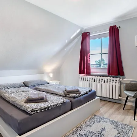 Ruegenferienhaus Komplett Hébergement de vacances Schaprode